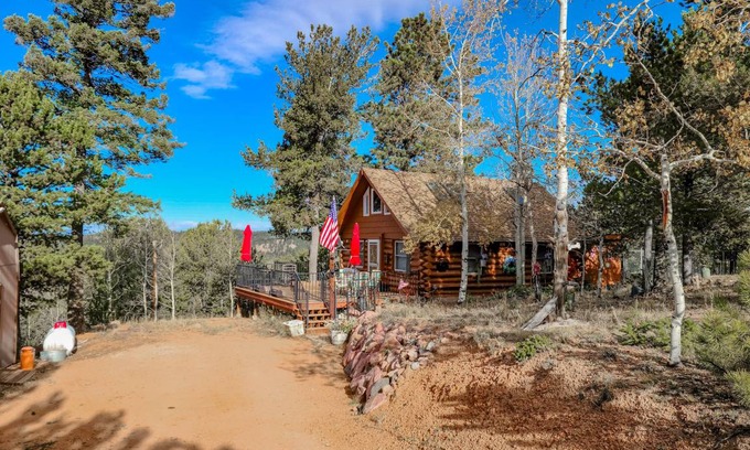 Rainbow Valley Cabin | 87 m² Cabin ∙ 2 bedrooms ∙ 4 guests
