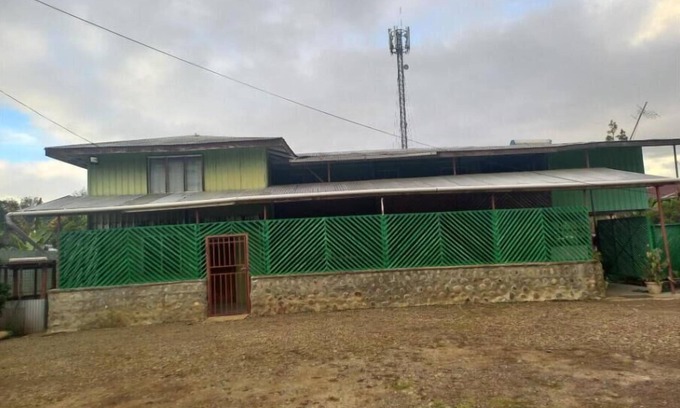 Goroka House | 9 Bedroom 2 Bathroom Home
