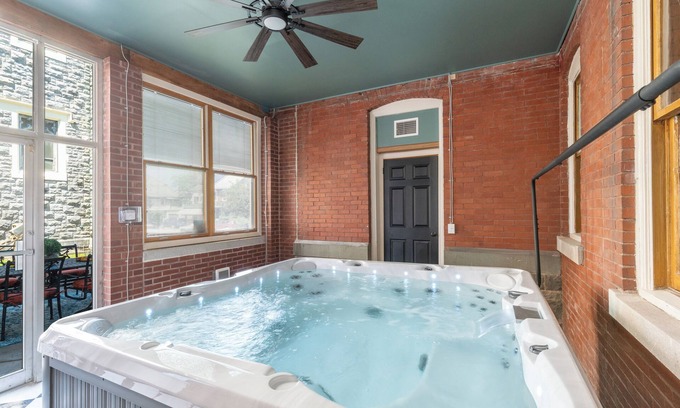 Lansford House | 9 Bedroom, Sleeps 22! Hot Tub & Game Room - Minutes to Jim Thorpe