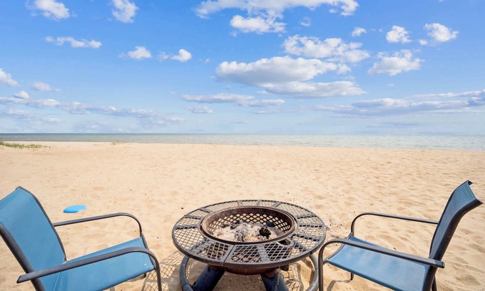 Oscoda Cabin | #9 | Fresh, Modern Studio by Lake