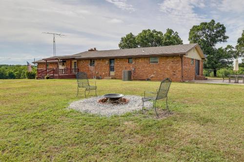 Maysville House | 9 Mi to Grove Home with Fire Pit in Southwest City