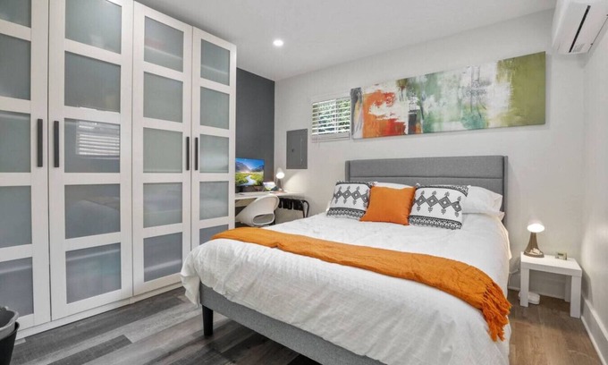 Near East Columbus House | 9 Min to Short North | Convenient & Cozy | Unit B