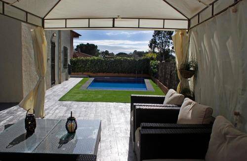 Santa Coloma de Farners Villa | 900 m² Villa ∙ 5 bedrooms ∙ 10 guests