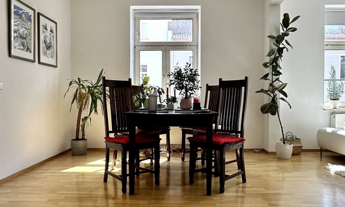 Schwabing Apartment | 90 m2 - Space to Chill & Work & Rest