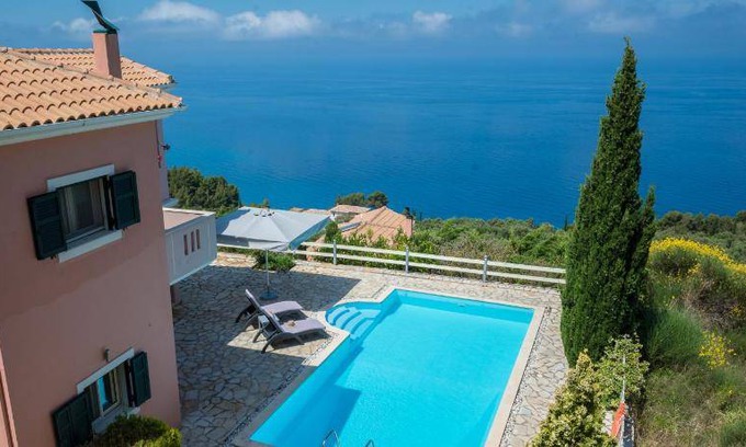 Lefkas Villa | 90 m² Villa ∙ 2 bedrooms ∙ 6 guests