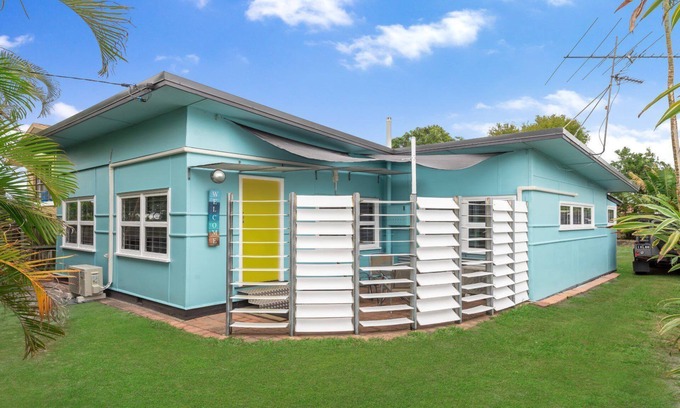 Golden Beach House | 92 Landsborough Parade Golden Beach