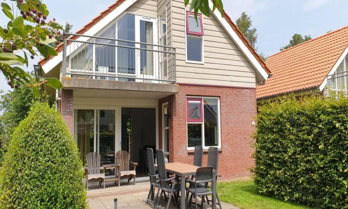 Roelofarendsveen House | 92 m² House ∙ 2 bedrooms ∙ 5 guests