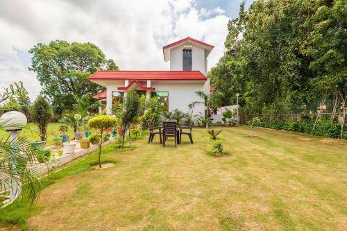 DLF Phase 5 Villa | 929 m² Villa ∙ 3 bedrooms ∙ 12 guests