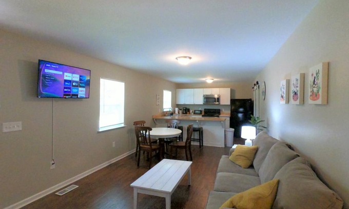 Crestline Heights House | 93 m² House ∙ 3 bedrooms ∙ 6 guests