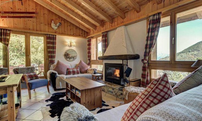 Mayens-de-Riddes Ski Chalet | 95 m² Chalet ∙ 3 bedrooms ∙ 8 guests
