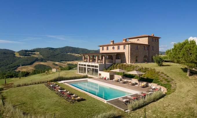 Volterra Villa | 950 m² Villa ∙ 9 bedrooms ∙ 18 guests