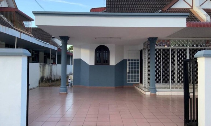 Taman Sri Indah House | 97 m² House ∙ 4 bedrooms ∙ 8 guests