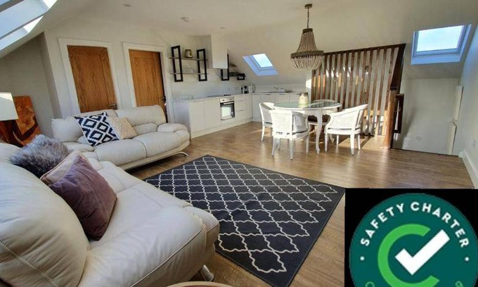 Neale House | 98 m² House ∙ 3 bedrooms ∙ 7 guests