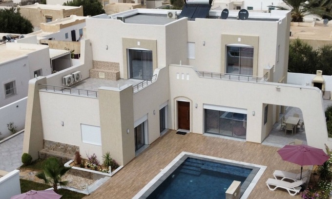 Fatou Villa | A 10 Minutes de la Mer, Villa de Grand Standing Avec Piscine, Pour vos Vacances