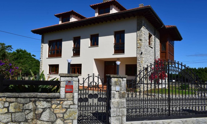 Naves House | A 10 Minutos de Gulpiyuri, Llanes y Ribadesella, y a Sólo 25 de Picos de Europa