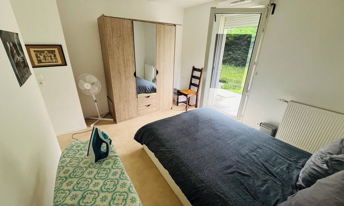 Saint-Denis Apartment | A 45 square meter apparement with 70 square meters garden
