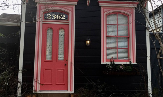 Saint Roch Cottage | A Beautiful Jewel Box. This House Is Painted Black !