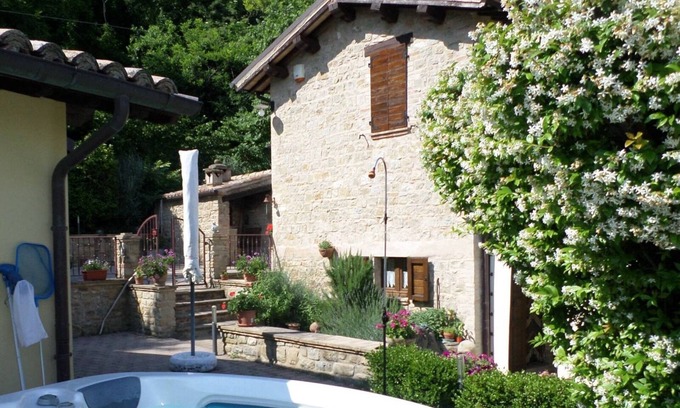 Rosora Bed & Breakfast | A Bed and Breakfast, in the heart of the Marche region, immersed in the hills