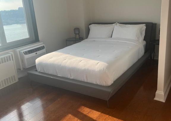 Manhattanville Apartment | A breathtaking Studio overlooking the Hudson River and The city skylines