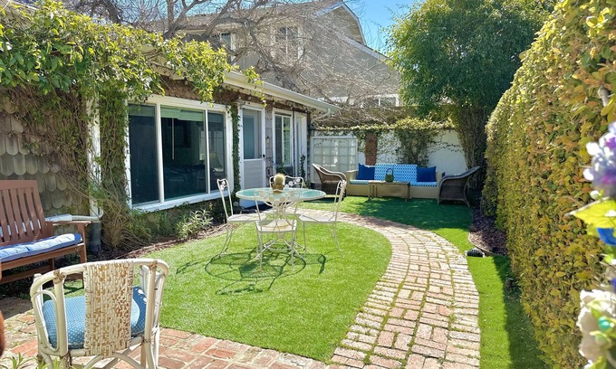 East Side Costa Mesa Cottage | A California Dream Escape
