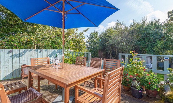 Cemaes Bay House | A coastal property that sleeps 8 guests in 4 bedrooms