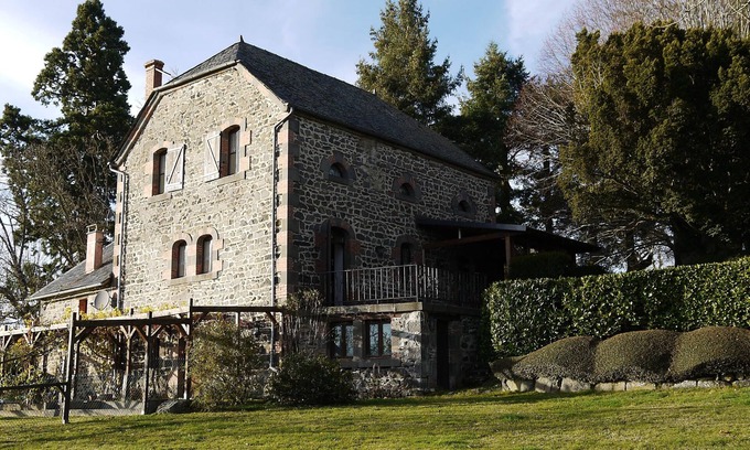 Talizat Cottage | A comfortable gite in the pure Cantalien style
