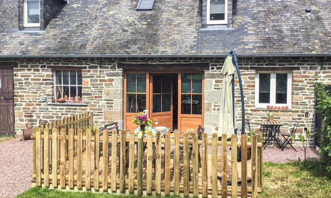 Viessoix House | A comfortable, modern equipped house in the countryside with wood stove.