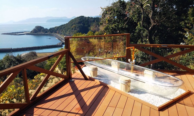 Amakusa House | A cottage with a spacious deck overlooking the sea /Amakusa Kumamoto
