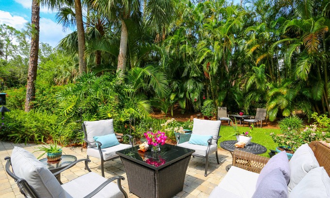 Palm River Estates House | A FABULOUS SERENE PRIVATE SANCTUARY HOME IN NORTH NAPLES