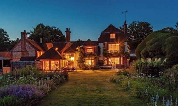 Alresford House | A fine listed period property in a National Parknn