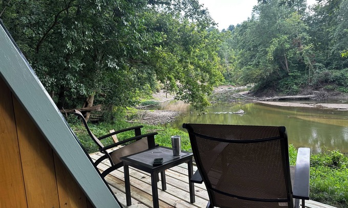 Janesville Cabin | A frame getaway on the Embarrass River in Charleston, Illinois