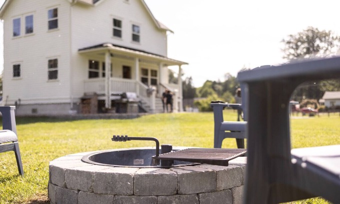 Snohomish House | a Fresh Farmhouse near downtown Snohomish