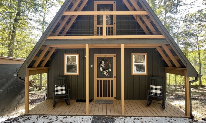 Clearfield Cabin | A Gracious Haven near Cave Run Lake-close to Licking River & 3 boat ramps.