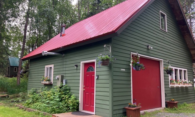 Eagle River House | A great "base camp" from which to explore Alaska.