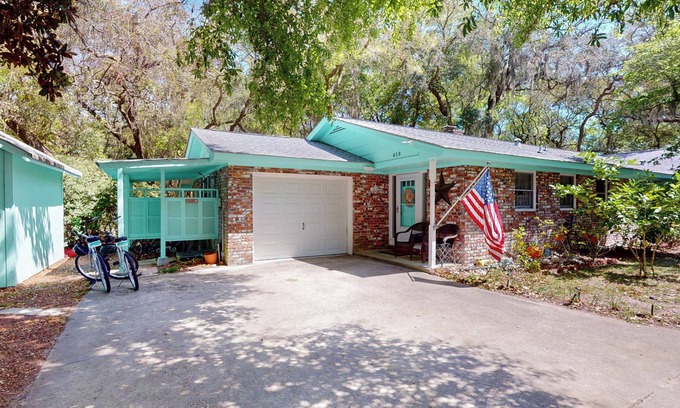 Jekyll Island House | A HIDDEN GEM DUPLEX 2 bedrooms, 1.5 bathroom