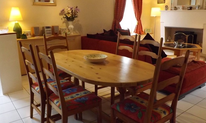 Bellevigne Cottage | A hidden gem, set within a pretty walled garden 3 Bed, 2 bathooms