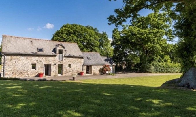 Pommerit-le-Vicomte Villa | A L'orée du Bois