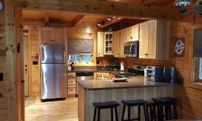 Errol House | A Little Piece of Heaven with Corridor 18 at your front door! Direct Snow
