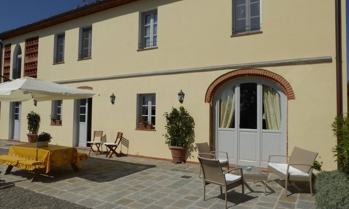 Altopascio House | A LUXURIOUS TUSCAN STYLE VILLA WITH A WONDERFUL PRIVATE SWIMMINGPOOL