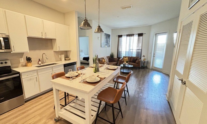 Southwest Orlando Apartment | A luxury escape near Orlando's top attractions and Central Florida's best dining