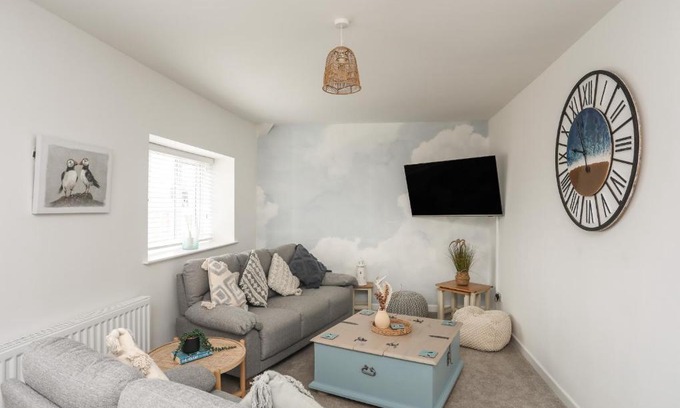 Newborough Apartment | A Mor