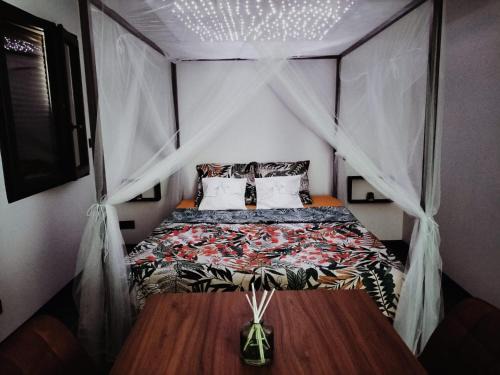 Servas Bed & Breakfast | A NOU'DEUX