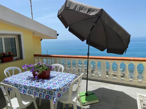 Acquappesa Apartment | A picco sul mare