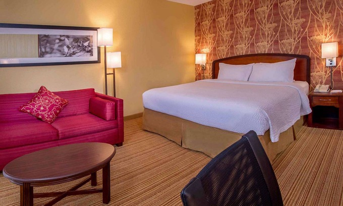 Durham Hotel | A Place You'll Surely Enjoy! Free Parking, Pets Allowed, Onsite Swimming Pool