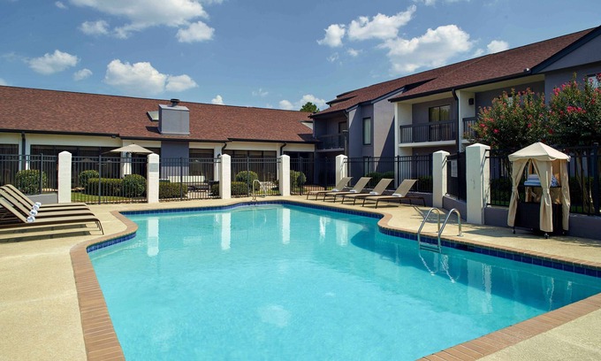Norcross Hotel | A Place You'll Surely Enjoy! Free Parking, Pets Allowed, Pet-friendly Property