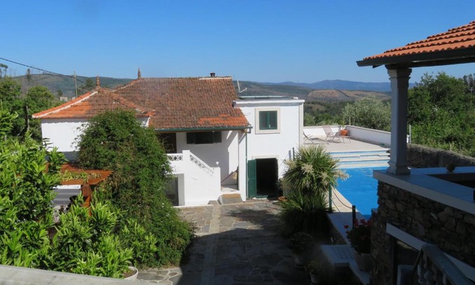 Castanheira de Pera House | A Quinta da Colina (Casinha)