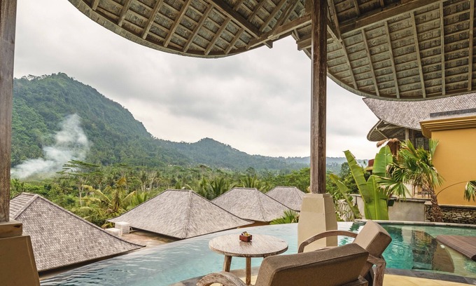 Sidemen Resort | A resort that has a 360° panoramic hillside and surrounded by rice fields
