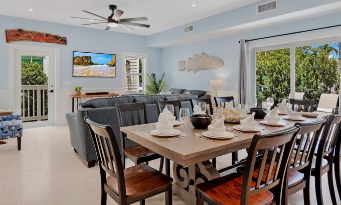 Uptown - Upper Duval House | *A ROYAL AFFAIR @ DUVAL* Three Home Compound + LAST KEY SERVICES…