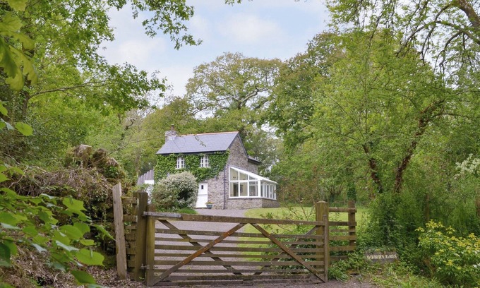 Callington Cottage | A secluded cottage surrounded by woodland and boasting many original features.