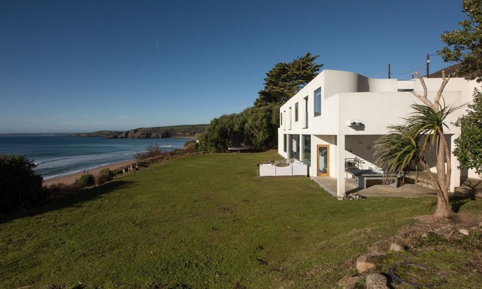 Praa Sands House | A sensational beach house just metres from Praa Sands Beach, with stunning sea views, large garden a